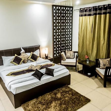 Red Orchid Hotel Meerut Buitenkant foto