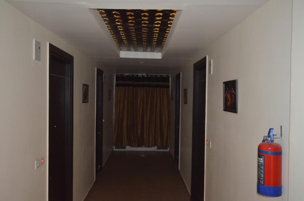 Red Orchid Hotel Meerut Buitenkant foto