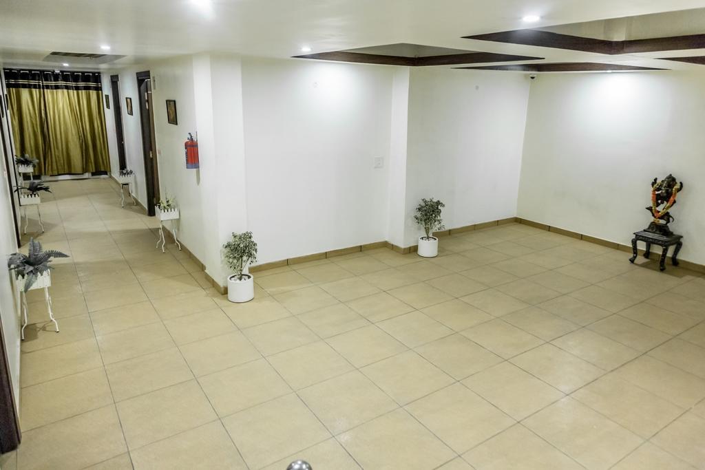 Red Orchid Hotel Meerut Buitenkant foto