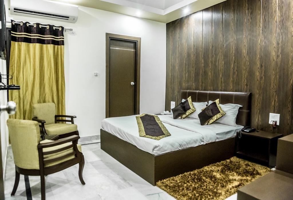 Red Orchid Hotel Meerut Buitenkant foto