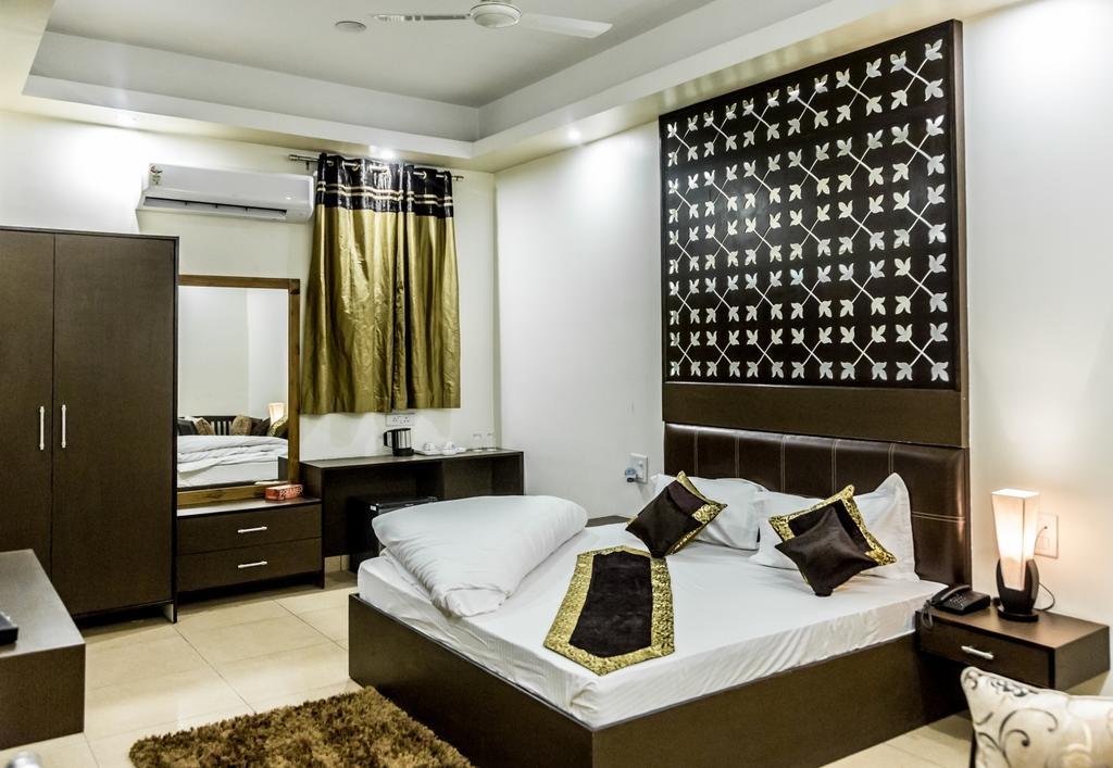 Red Orchid Hotel Meerut Buitenkant foto
