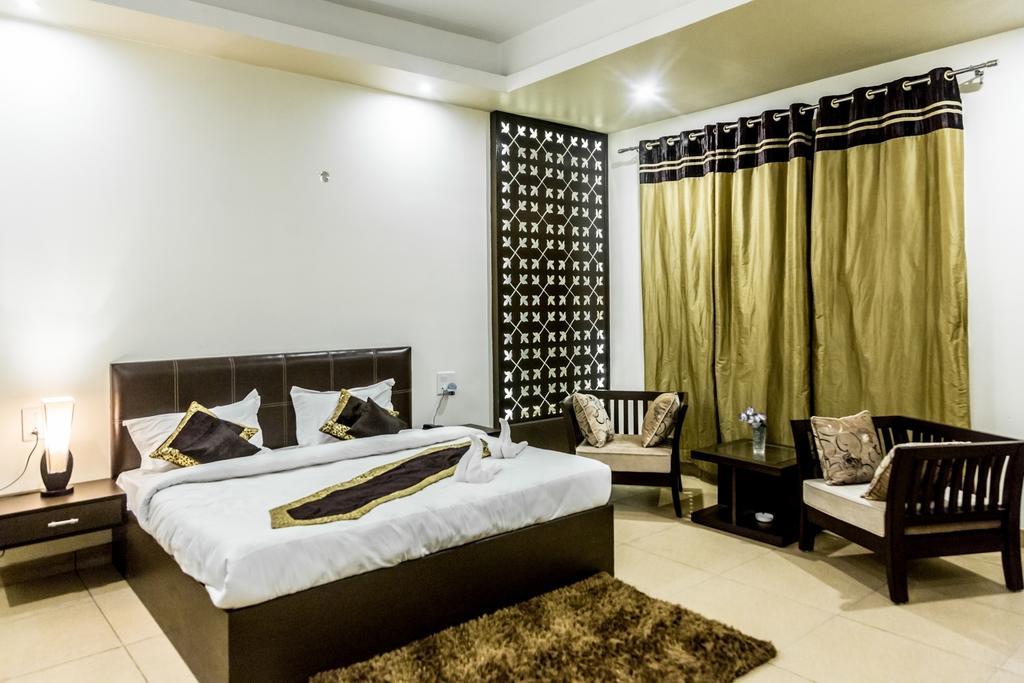 Red Orchid Hotel Meerut Buitenkant foto